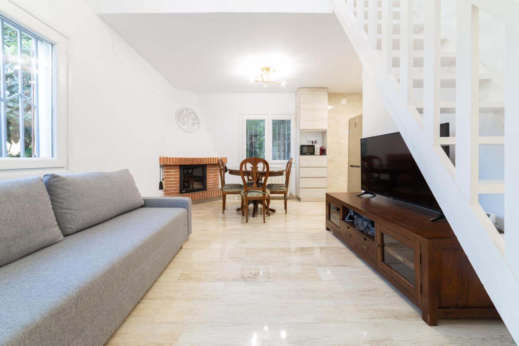 Silom House Villa ซาน เปเร เด ริเบส ภายนอก รูปภาพ